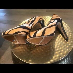 NineWest animal print platform peep-toe pumps